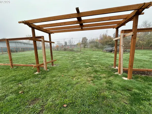 219 COLUMBIA ST, Jefferson, OR 97352