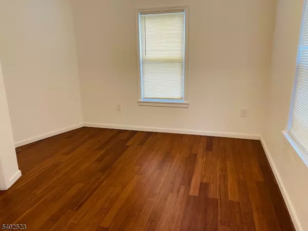 Montclair Twp., NJ 07042,76 Chestnut St #1