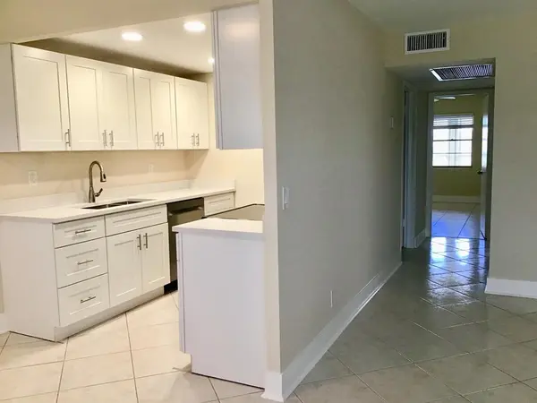 Boca Raton, FL 33434,3032 Exeter B #3032