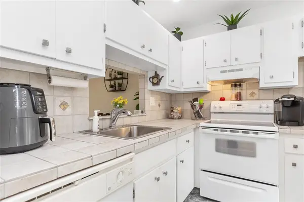 Fort Lauderdale, FL 33313,4441 NW 16th St #J110