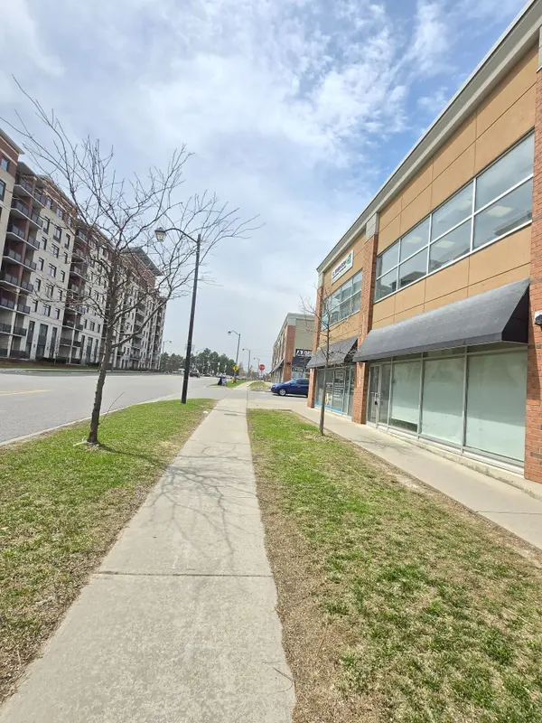 Markham, ON L3S 0B5,40 New Delhi DR #108