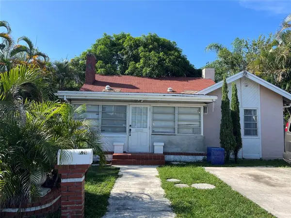 1719 Hayes St, Hollywood, FL 33020