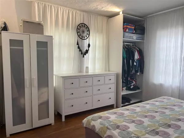 Hollywood, FL 33020,1719 Hayes St