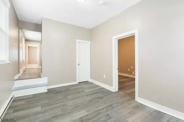 52 S State St, Hackensack City, NJ 07601