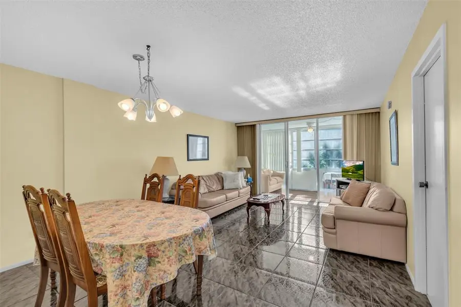 4850 NW 29th Ct #221, Lauderdale Lakes, FL 33313