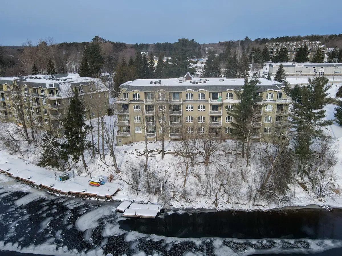 Huntsville, ON P1H 2L7,31 Dairy LN #106