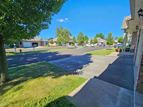 Niagara Falls, ON L2E 6E4,5070 drummond RD #28