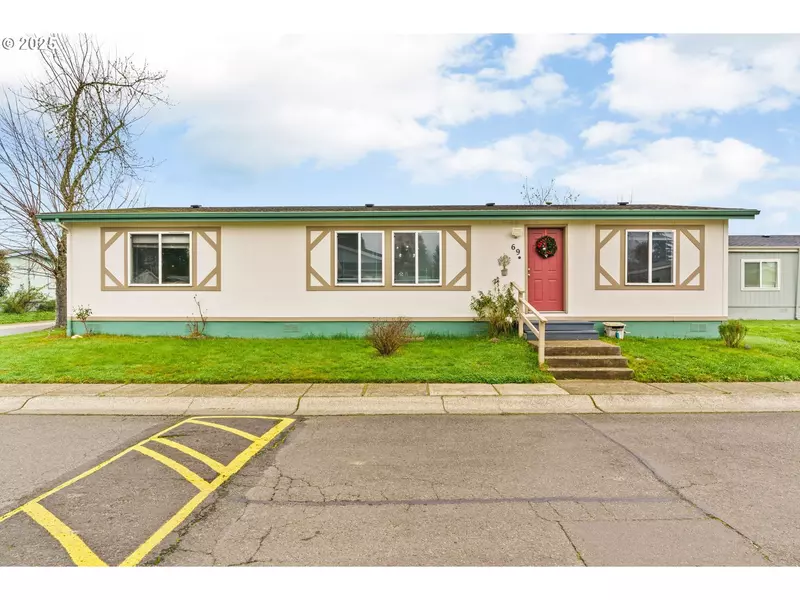 700 N Mill #69, Creswell, OR 97426