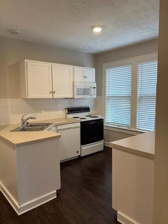 Dallas, TX 75208,901 N Bishop Avenue #B