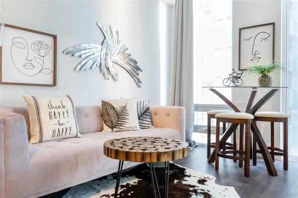 Toronto C08, ON M4Y 0C4,28 Wellesley ST E #706