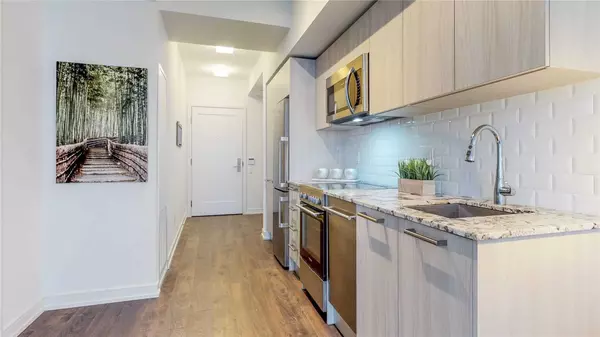 Toronto C08, ON M4Y 0C4,28 Wellesley ST E #706