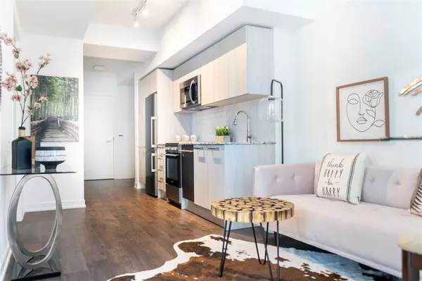 Toronto C08, ON M4Y 0C4,28 Wellesley ST E #706