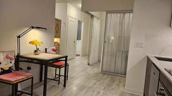 Toronto C08, ON M5A 2C7,60 Princess ST #205