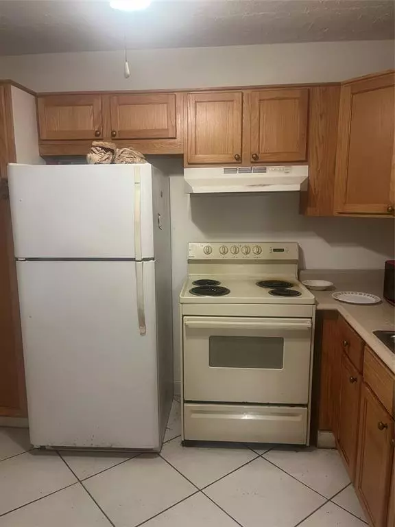 Lauderdale Lakes, FL 33311,2871 Somerset Dr #105