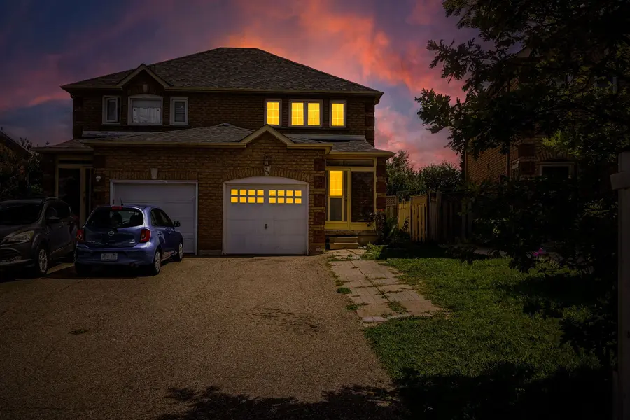 39 Caruso DR, Brampton, ON L6Y 5B2