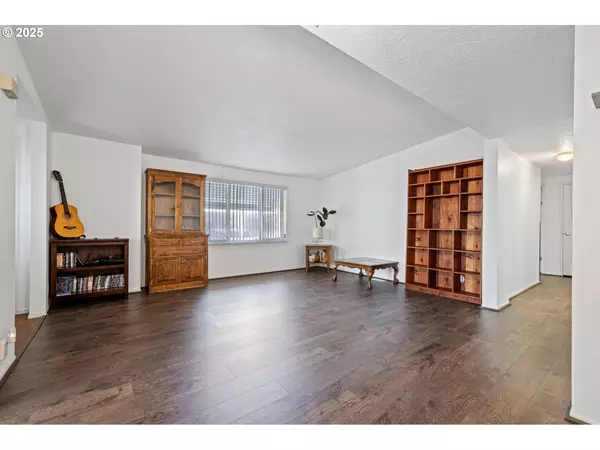 Eugene, OR 97402,1699 N TERRY ST #156