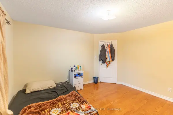 Brampton, ON L7A 2T9,16 Sandway DR