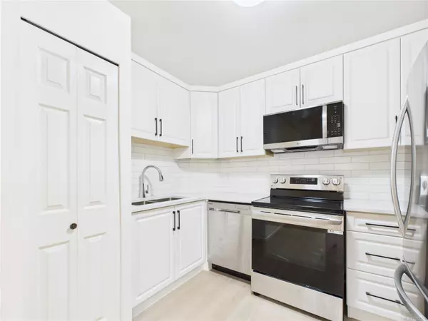 Victoria, BC V8T 1A8,1028 Balmoral Rd #102