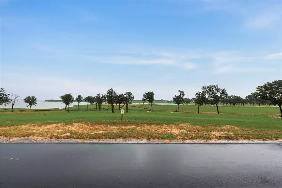 380 Harborside Terrace, Windom, TX 75492