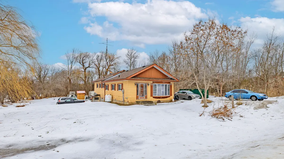 3160 Ravenshoe RD, Georgina, ON L9P 1R2