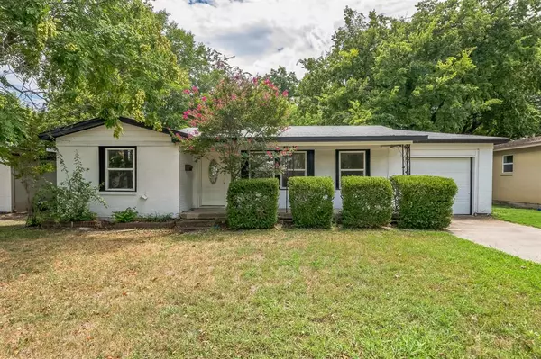 5605 Dennis Avenue, Fort Worth, TX 76114