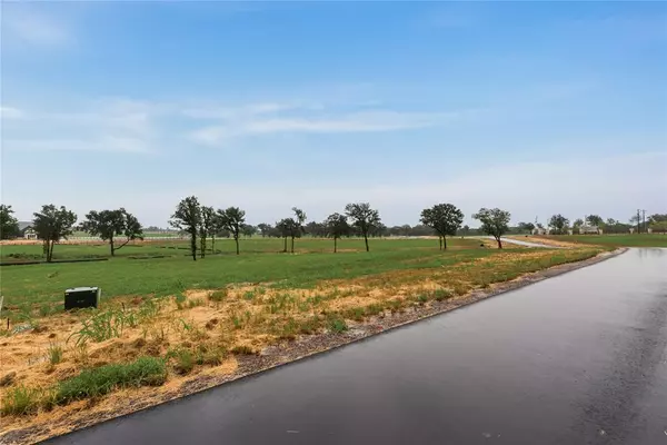 Windom, TX 75492,380 Harborside Terrace