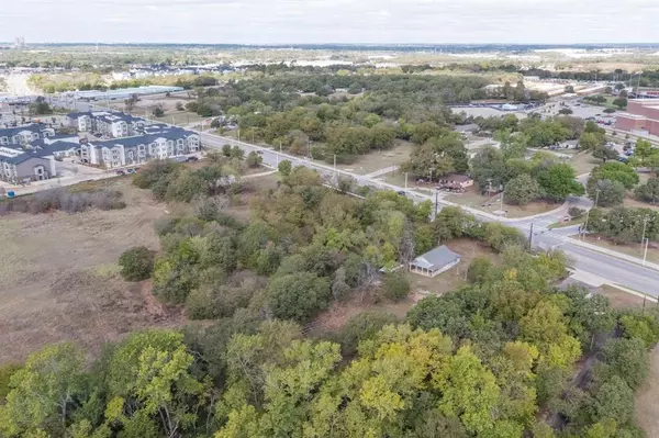 Denton, TX 76208,5094 E Mckinney Street