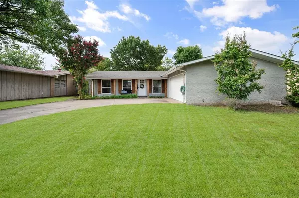 Dallas, TX 75234,3234 High Lark Drive