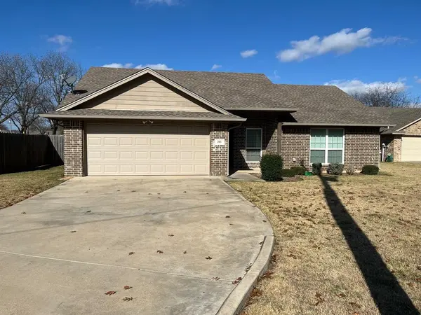 203 E Border Street, Rio Vista, TX 76093