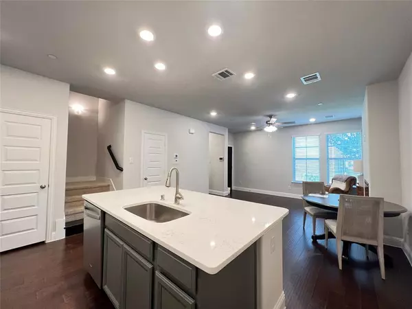 Plano, TX 75074,3517 Treasure Drive