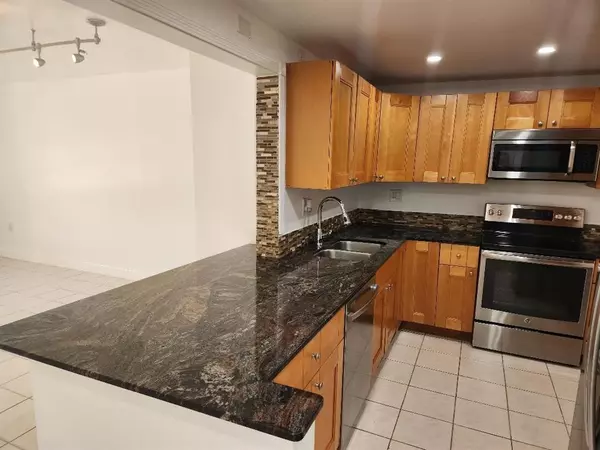 Deerfield Beach, FL 33064,4384 NW 9th Ave #19-1D