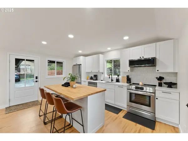 Roseburg, OR 97470,1303 SE STRONG AVE