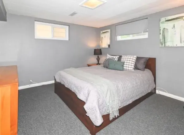 Toronto E09, ON M1K 4Z5,4 Penzance DR #Basement