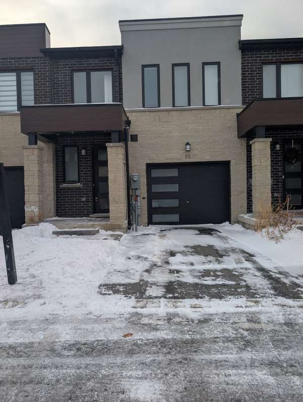 55 Southam LN, Hamilton, ON L9C 0E7