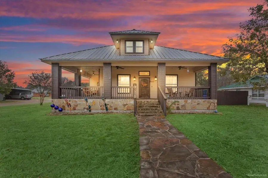 901 N Magnolia Avenue, Hubbard, TX 76648