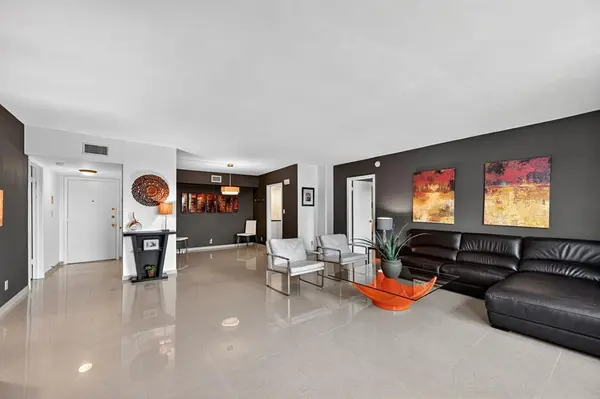 Fort Lauderdale, FL 33305,1881 Middle River Dr #301