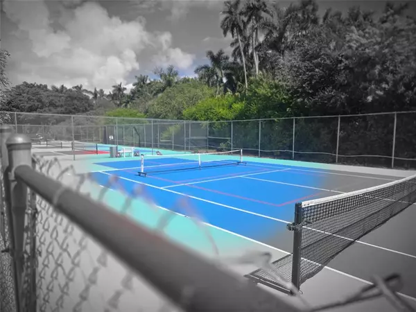 Wilton Manors, FL 33305,1940 NE 2nd Ave #101-j