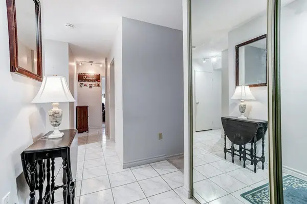 Burlington, ON L7P 3P4,2055 Upper Middle RD #1002