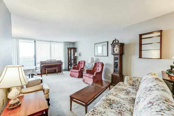 Burlington, ON L7P 3P4,2055 Upper Middle RD #1002