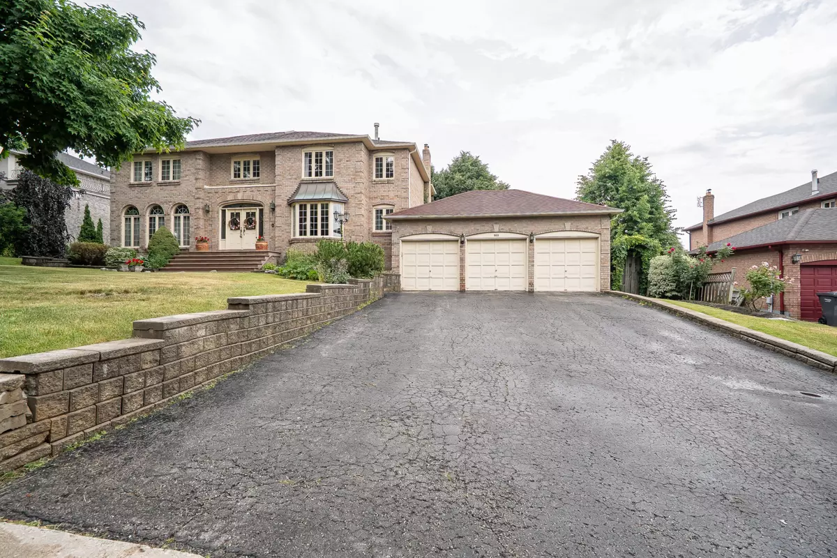 Brampton, ON L6Z 0C2,503 Conservation DR