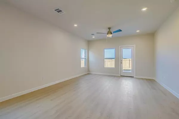 Ferris, TX 75125,465 Suffolk Drive