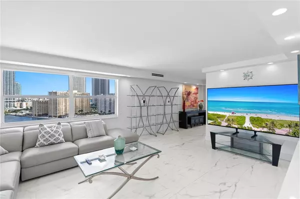 121 Golden Isles Dr, Hallandale Beach, FL 33009