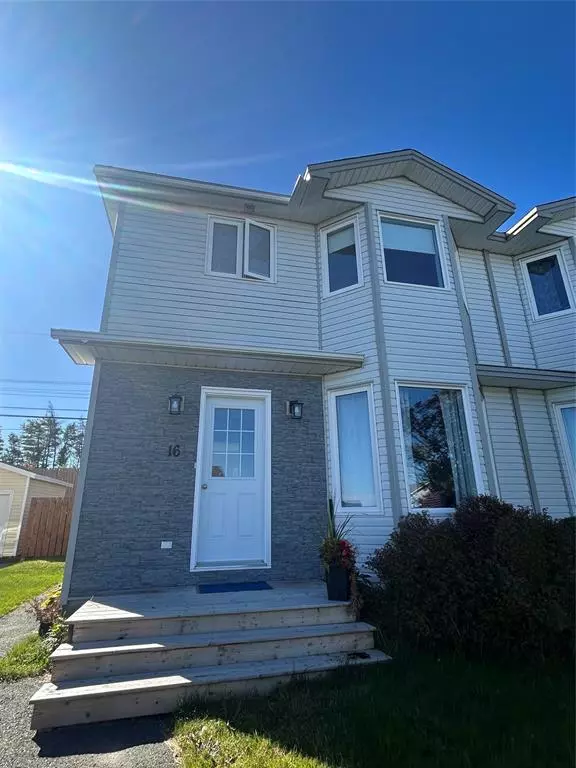 16 LAUMANN Place, Mount Pearl, NL A1N 5B2