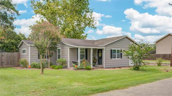 230 2nd Street, Brazoria, TX 77422