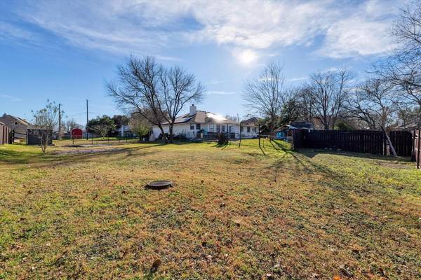 Hewitt, TX 76643,324 Hedrick Drive