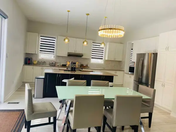 Newmarket, ON L3Y 0E2,123 Mitchell PL