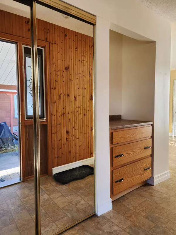 Kirkland Lake, ON P2N 3G2,137 Main ST