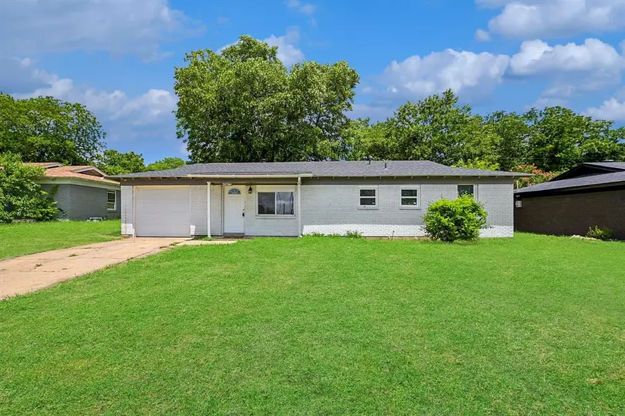 3736 Layton Avenue, Haltom City, TX 76117