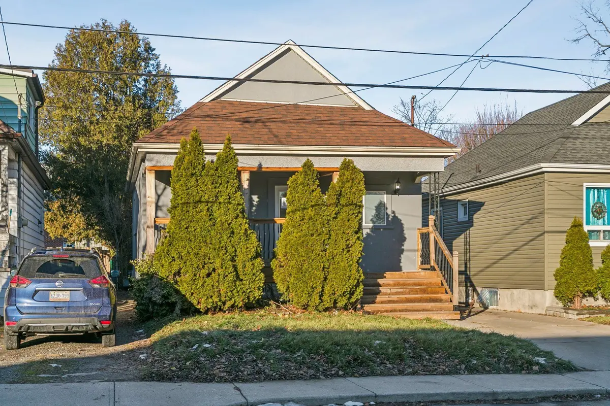 Hamilton, ON L9A 3G8,46 East 7th ST