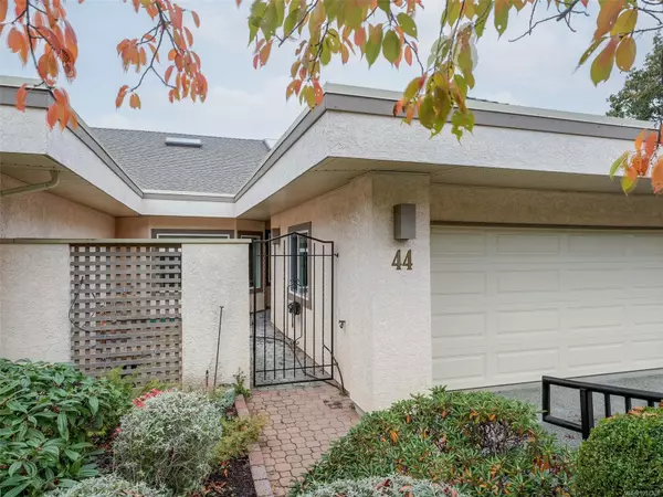 4318 Emily Carr Dr #44, Saanich, BC V8X 5E7